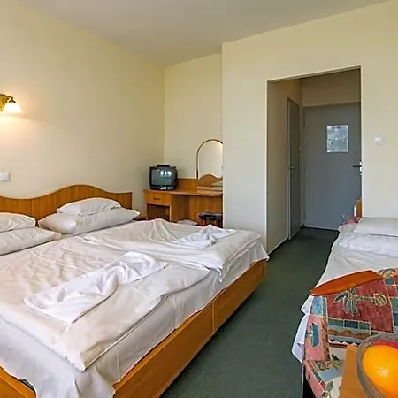 Nostra Hotel 3*