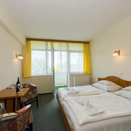 מלון Nostra שיופוק